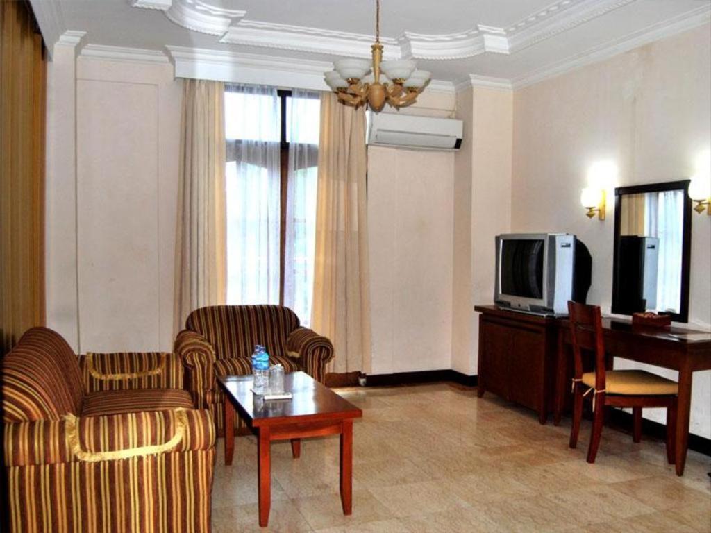 Pia Hotel Pangkalpinang بانكالان بارو المظهر الخارجي الصورة